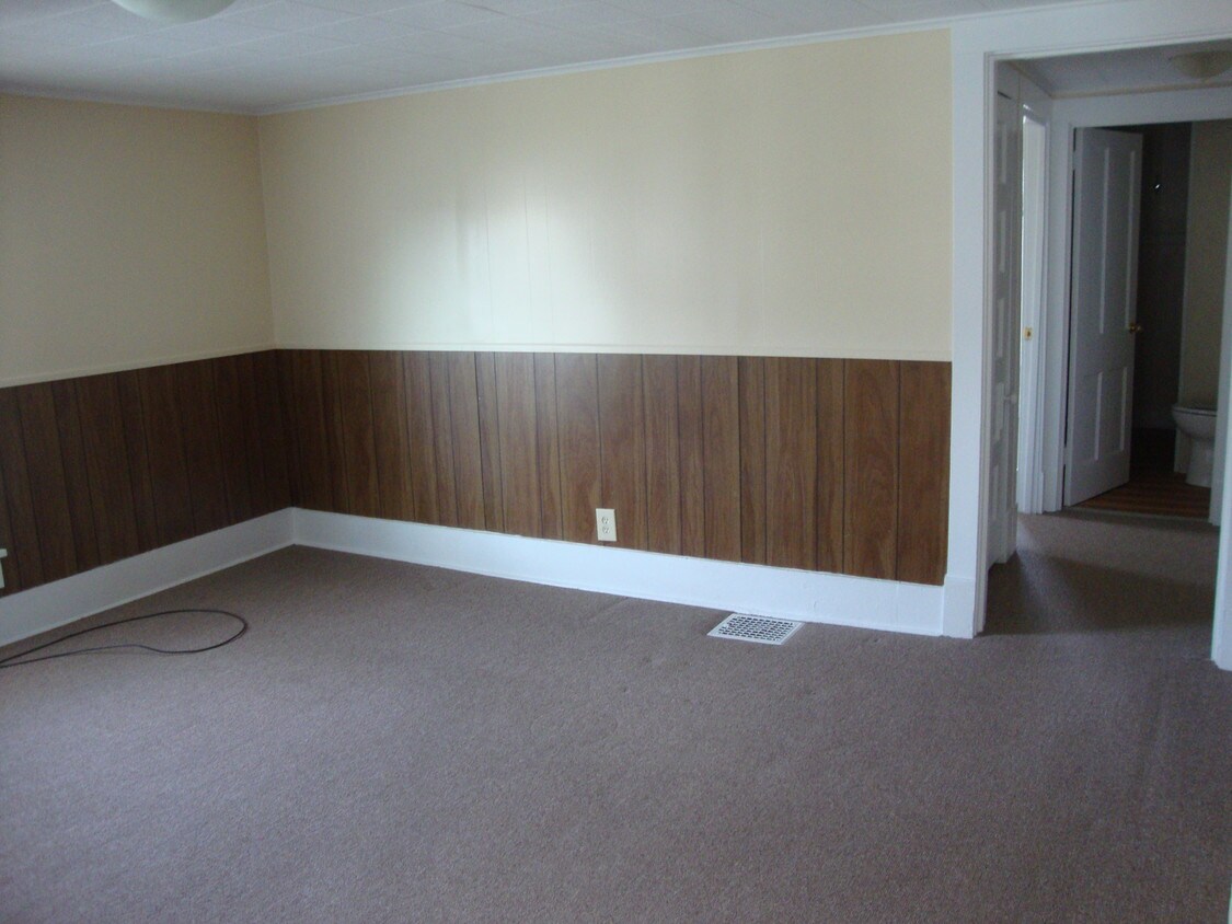 Living Room - 225 College Ave
