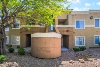Building Photo - 8070 W Russell Rd