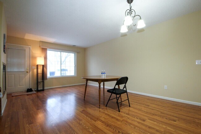 Building Photo - 1932 Kyle Way