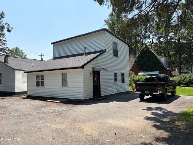 Building Photo - 905 Balltown Rd