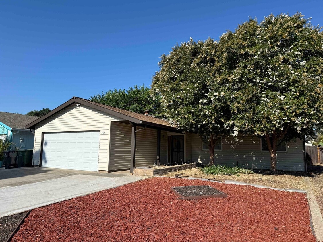 Primary Photo - Elk Grove 3 Bed 2 Bath