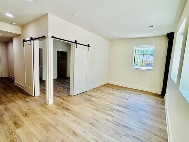 Foto del edificio - 1B/1B Loft-Style Newly Built Condo, Decatu...