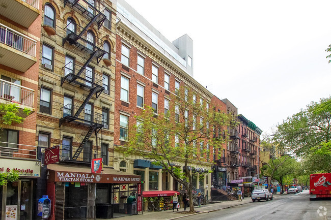 Foto del edificio - 19 St. Marks Place