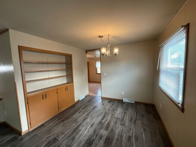 Foto del edificio - 3850 S 75th St