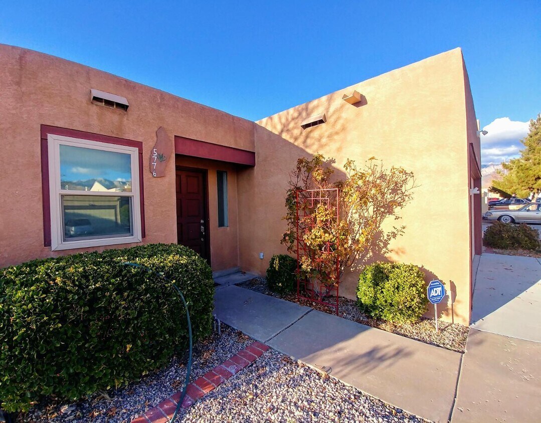 Primary Photo - 5776 Manzanillo Loop NE