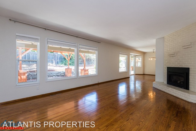 Building Photo - 15611 Kavin Ln