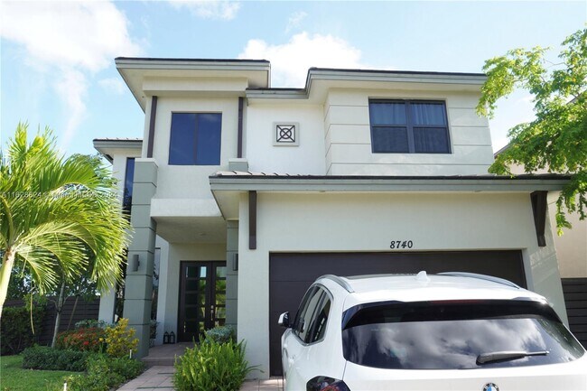 Foto del edificio - 8740 NW 157th Terrace