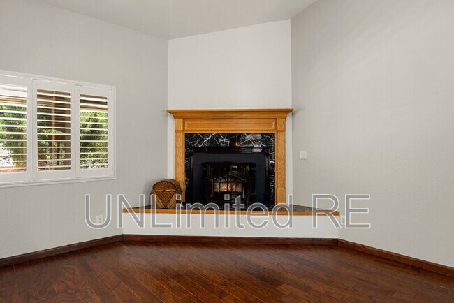 Foto del edificio - 1614 Eagle Mountain Dr