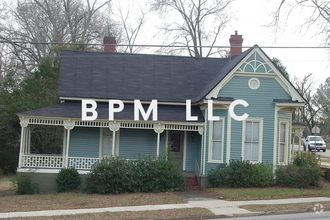 Building Photo - 609 Vernon St