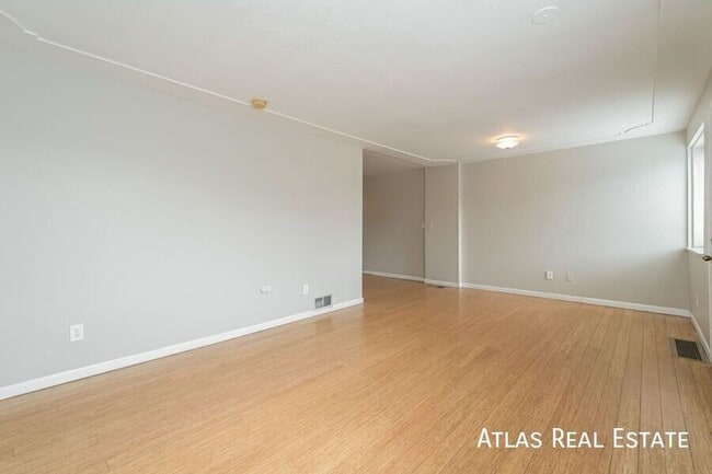Building Photo - 1533 W 34th Ave