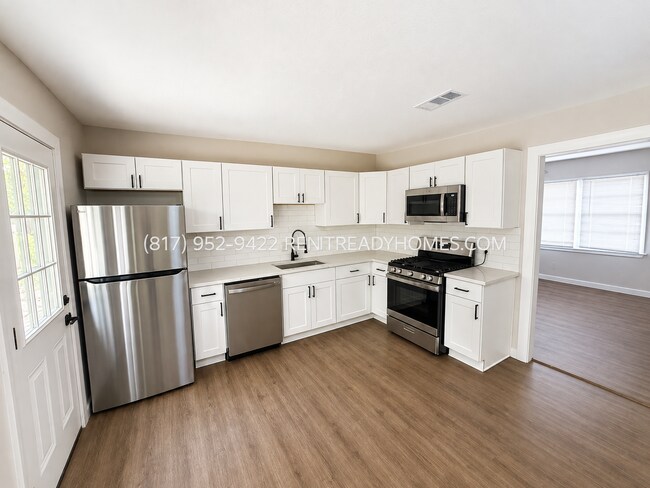 Building Photo - 3733 Columbine Dr