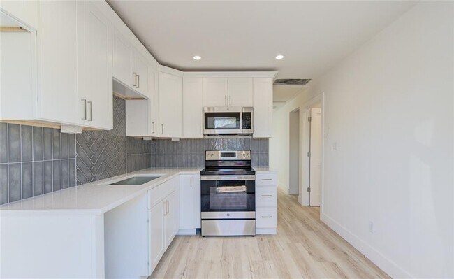 Building Photo - 7316 La Salette St