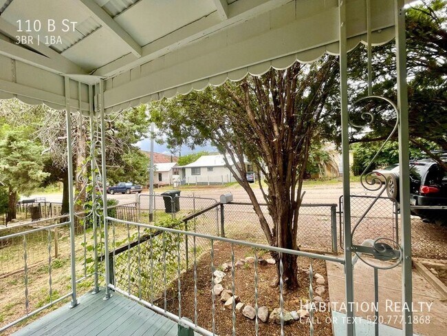 Foto del edificio - 3 bed/1 bath in Bisbee! Renovated, garage,...