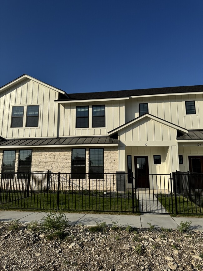 Building Photo - 5811 S 31st St