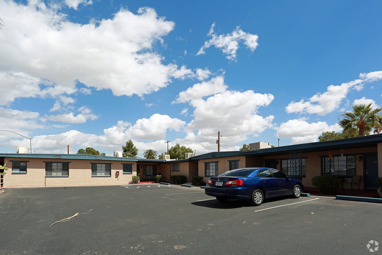 202226 N Alvernon Way, Tucson, AZ 85711 Apartments in Tucson, AZ