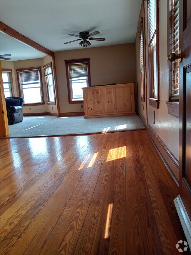 Apartments under 1,000 in Fall River MA