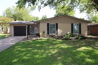 Building Photo - 804 Wateka Way