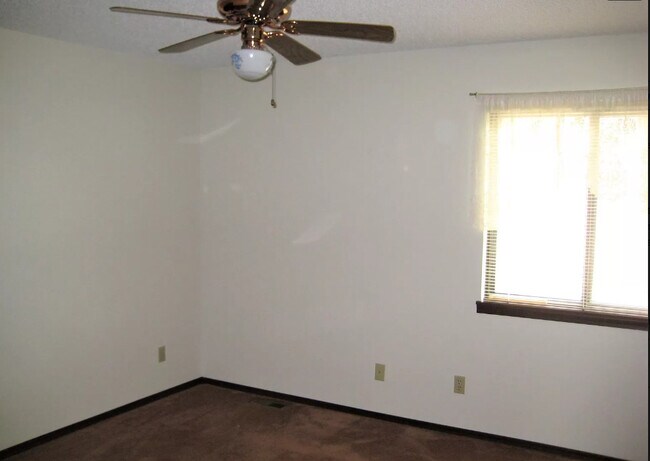 Building Photo - 2502 Heritage Dr