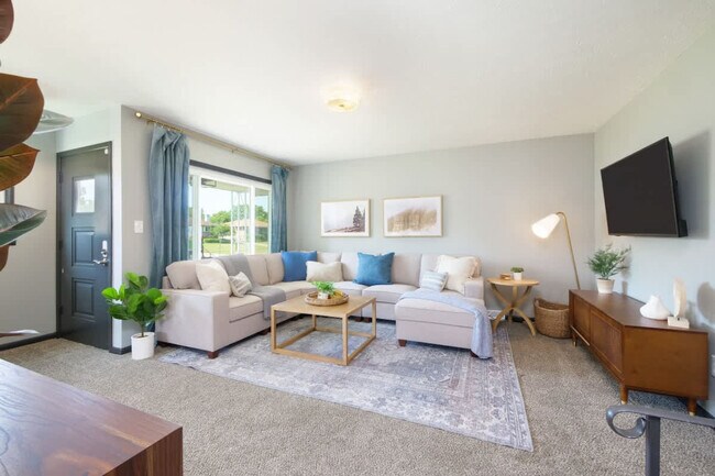 Building Photo - 8910 Cambridge Dr