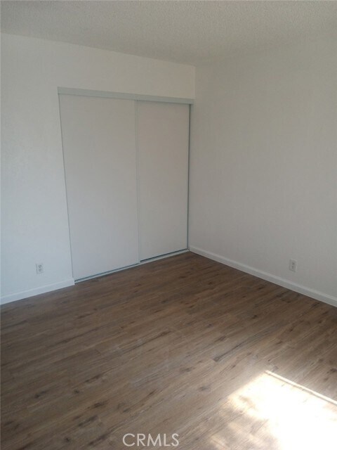 Foto del edificio - 16315 Juniper St