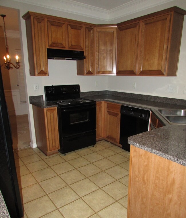 Building Photo - Large Home With Double Car Garage in Catawba Hills