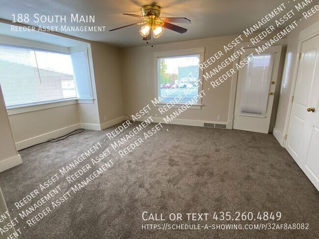 Foto del edificio - 3 Bedroom 1 Bathroom Single Family Home In...