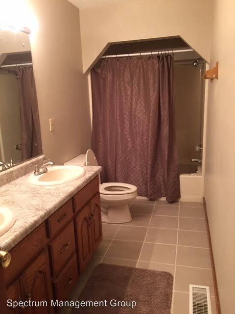 Building Photo - 941 Foxglove Ln