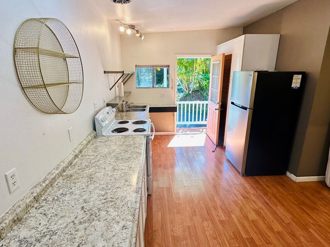 Foto principal - 1620 Kaupakalua Rd