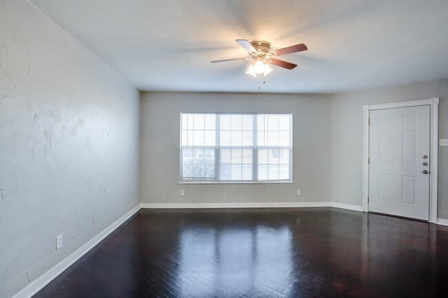 Building Photo - 3411 33rd St