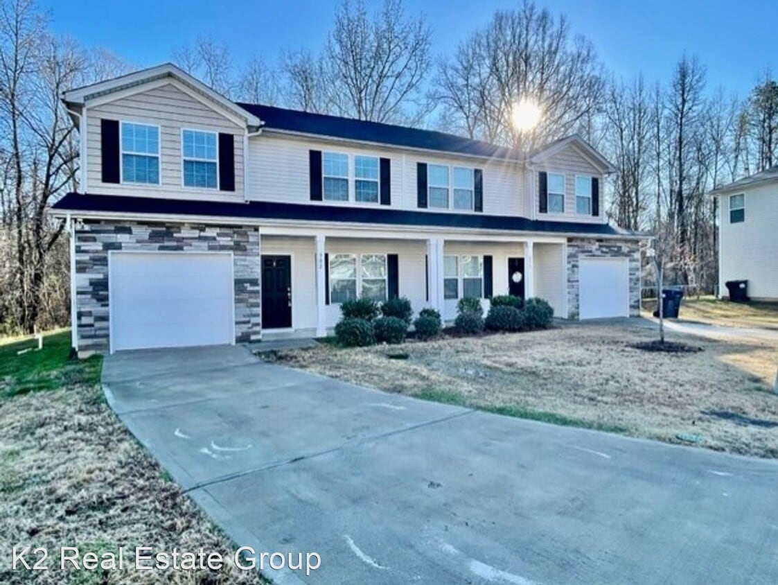 Primary Photo - 3 br, 2.5 bath House - 302 Village Creek Way