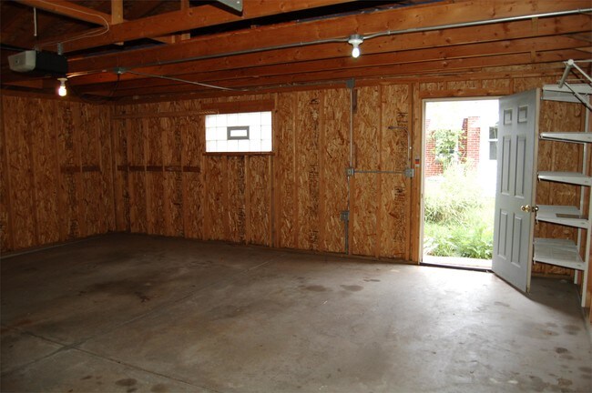 Building Photo - 2357 S 55th St