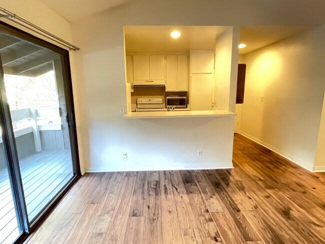 Foto del edificio - Unique Condo In Irvine