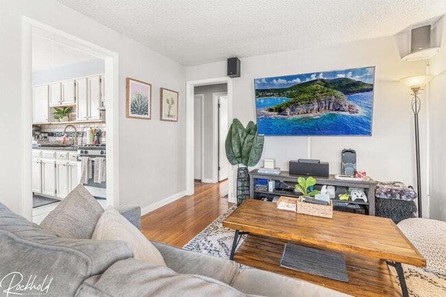 Photo - 524 Detroit St Apartment