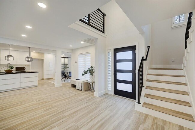 Building Photo - 15723 Island Grove Ct