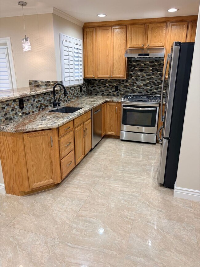 Foto del edificio - Remodeled 3 Bedroom 2 Bath House in San Jose.