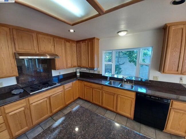 Building Photo - 41085 Pajaro Dr
