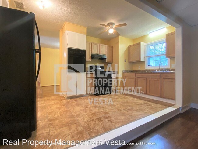 Building Photo - 3 br, 2 bath House - 4190 West Oak Dr