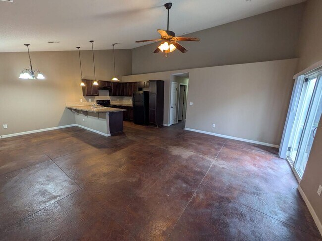 Foto del edificio - 1334 N Curtis Ct