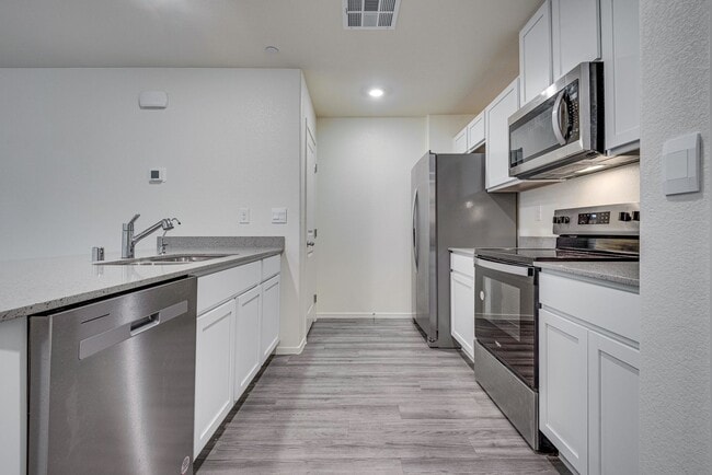 Foto del edificio - 4826 Wine Rdg Ave