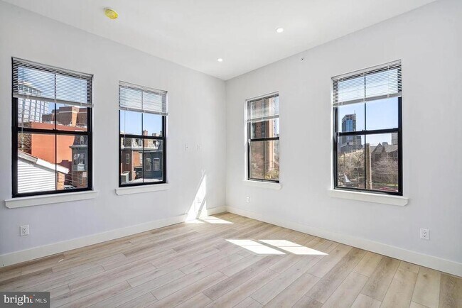 Foto del edificio - 3439 Lancaster Ave