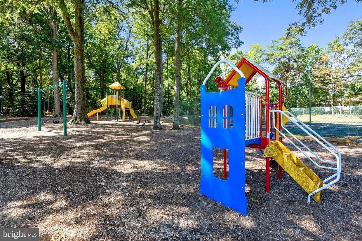 Primary Photo - 3501 Wedgewood Ct