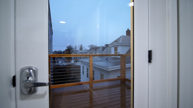 Building Photo - 15 Hungerford Terrace