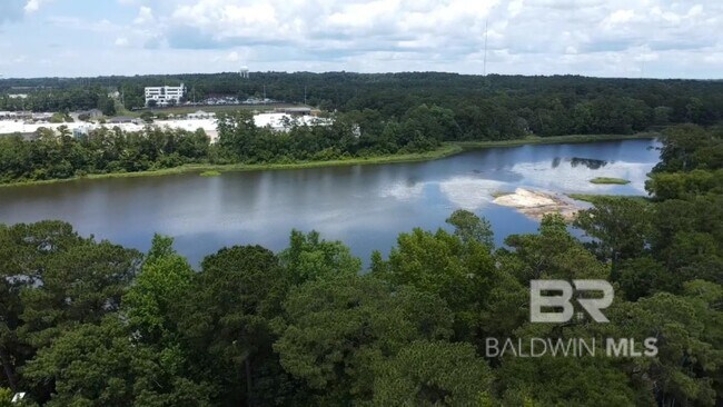 Foto del edificio - 31 Lake Shore Dr