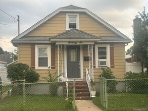 Building Photo - 76 Robinwood Ave