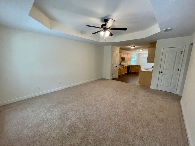 Foto del edificio - UPCOMING LISTING