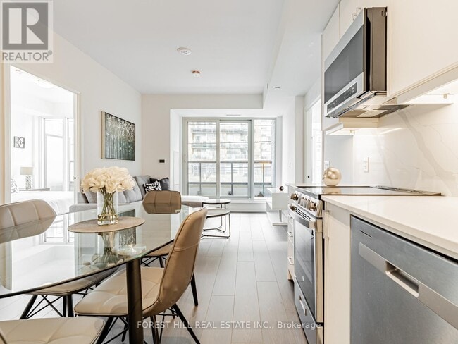 Building Photo - 700 Sheppard Ave W