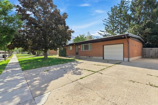 Building Photo - 1454 E 800 N