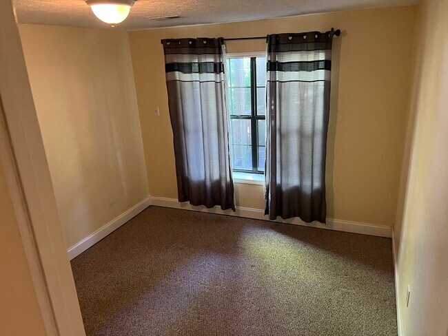 Foto del edificio - 2609 Forestdale Ave