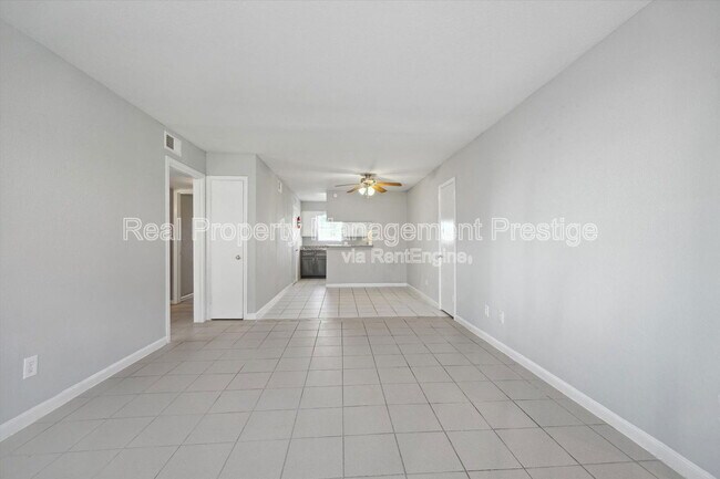 Foto del edificio - 3115 Falk Ct