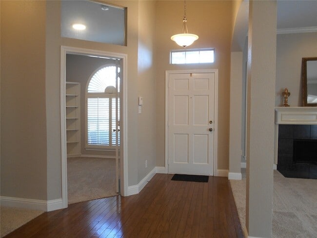 Building Photo - 4804 Holly Berry Dr